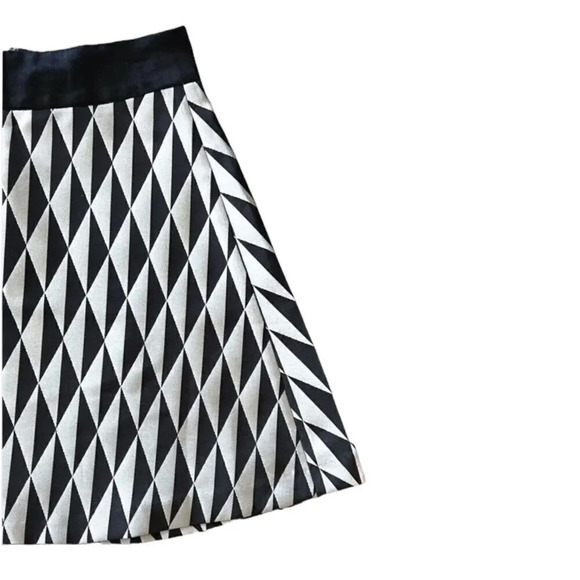 BANANA REPUBLIC | Gold/Black | A-LINE WOVEN DIAMOND SKIRT - Picture 6 of 8